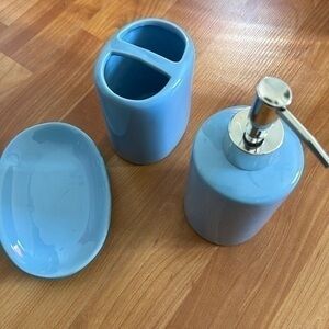 Blue bathrooom oral cart set toothbrush holder